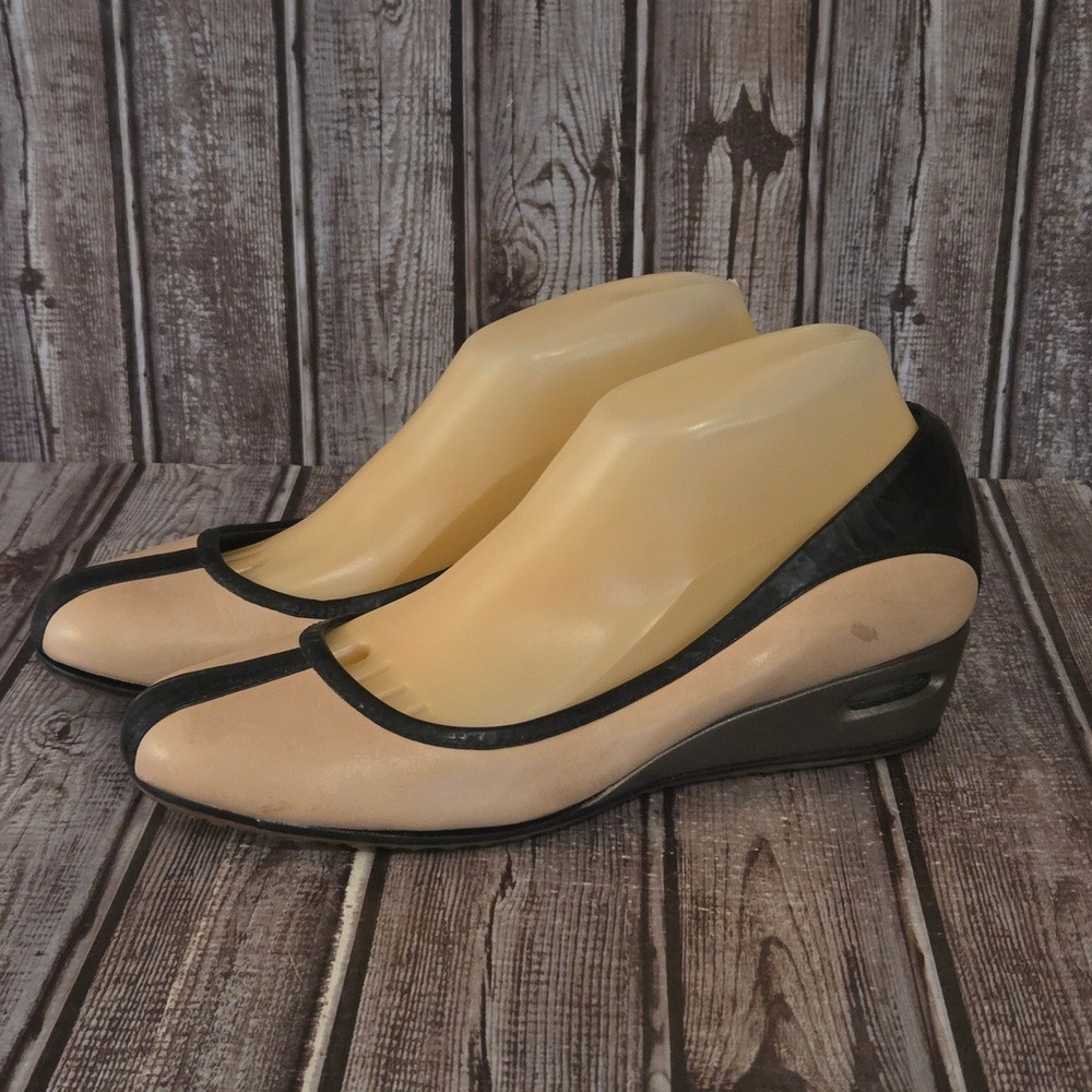 Sz 8 B Womens Cole Haan Air Bria Beige Black Leather Wedge Comfort Pump Shoes
